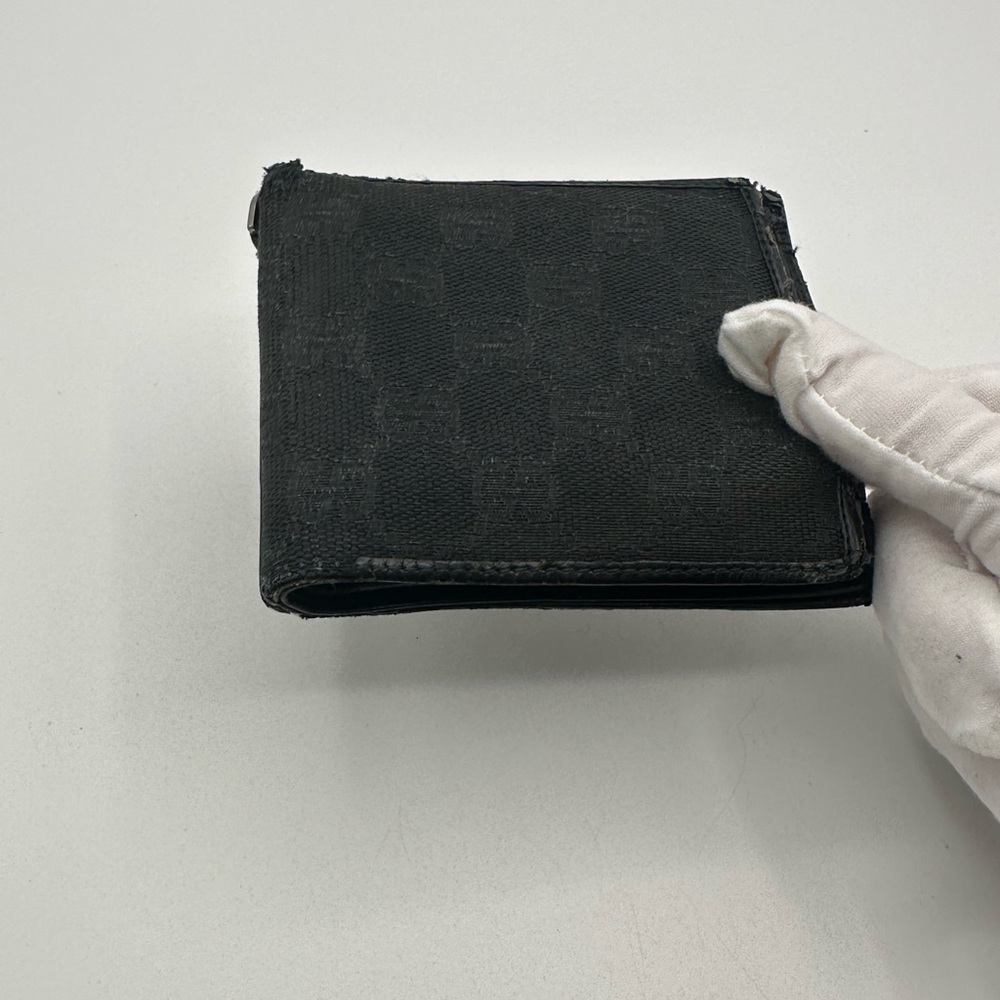 Gucci Bi Fold Wallet - Picture 4 of 15